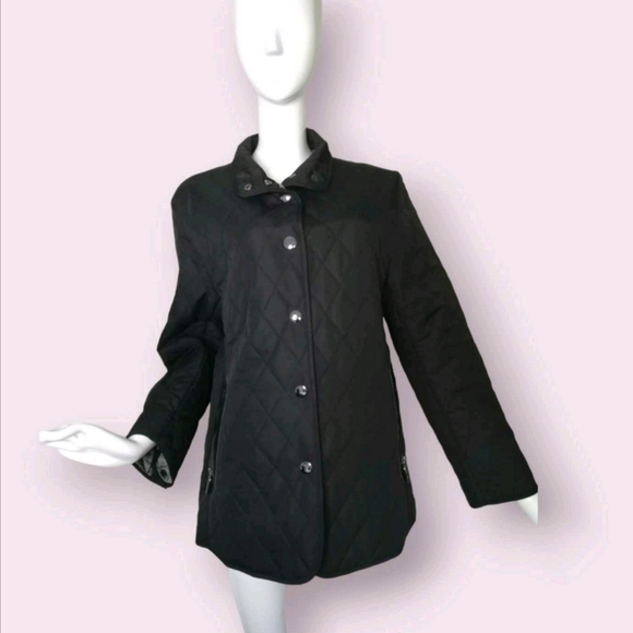 Chic Black Women's Quilted Puffer Jacket with Sca - Picture 2 of 5